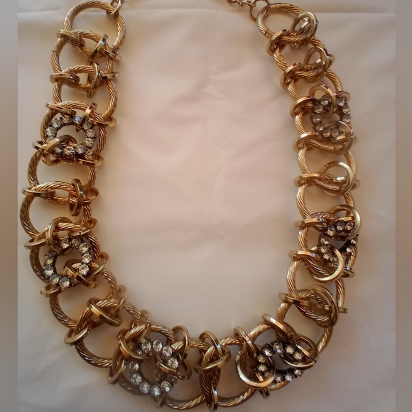Traci Lynn Gold Tone Chain Chunky Rope Toggle Statement Necklace. - Picture 1 of 4